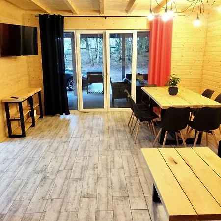 Swierkowisko Cisza Plaza Blisko