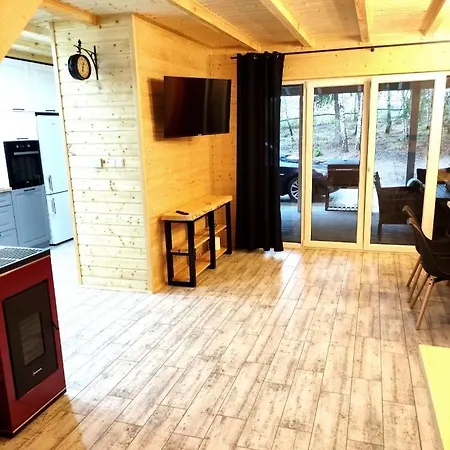 Swierkowisko Cisza Plaza Blisko