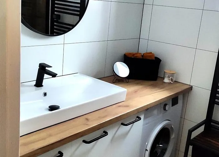 Swierkowisko Cisza Plaza Blisko